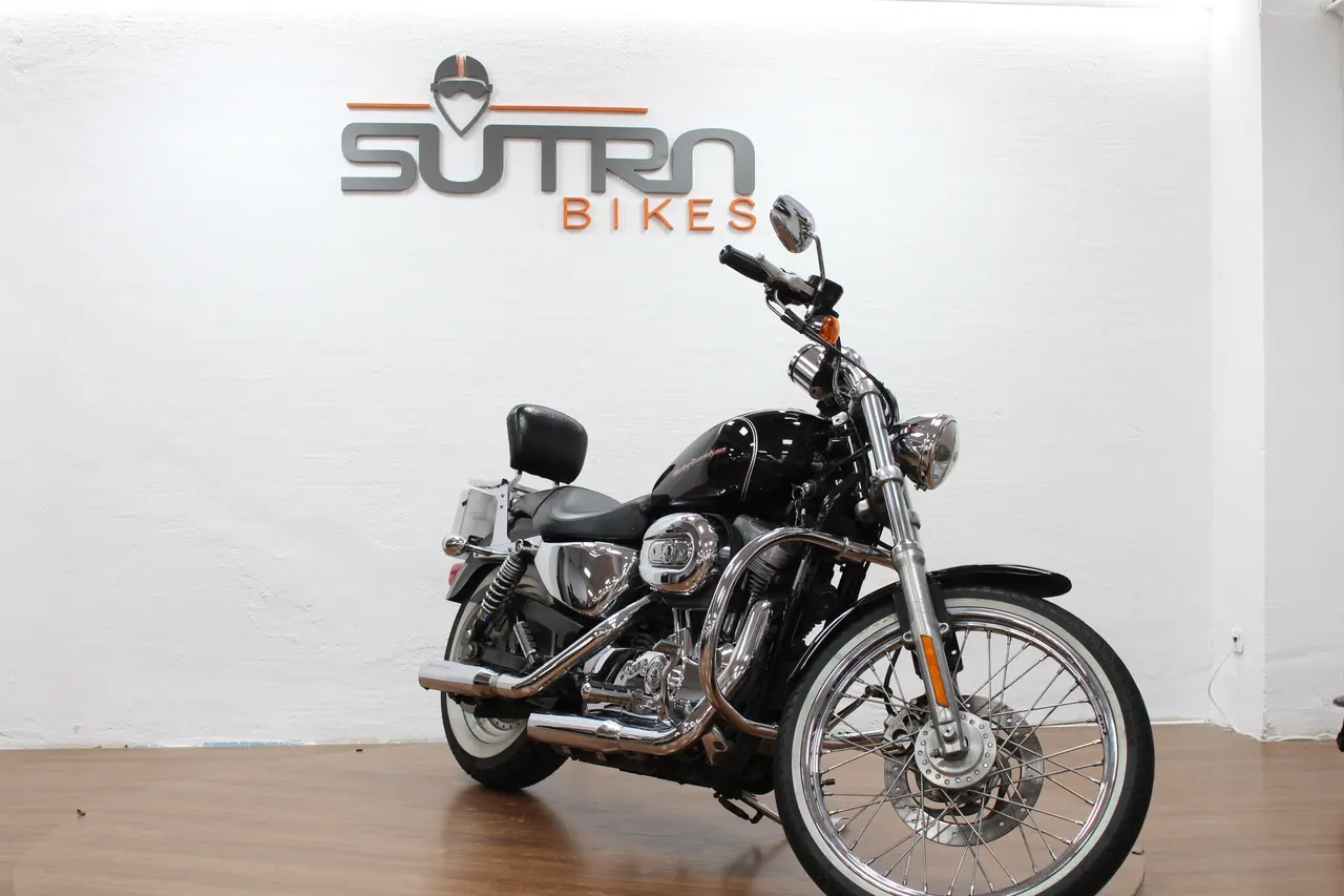 Harley-Davidson 883 CUSTOM