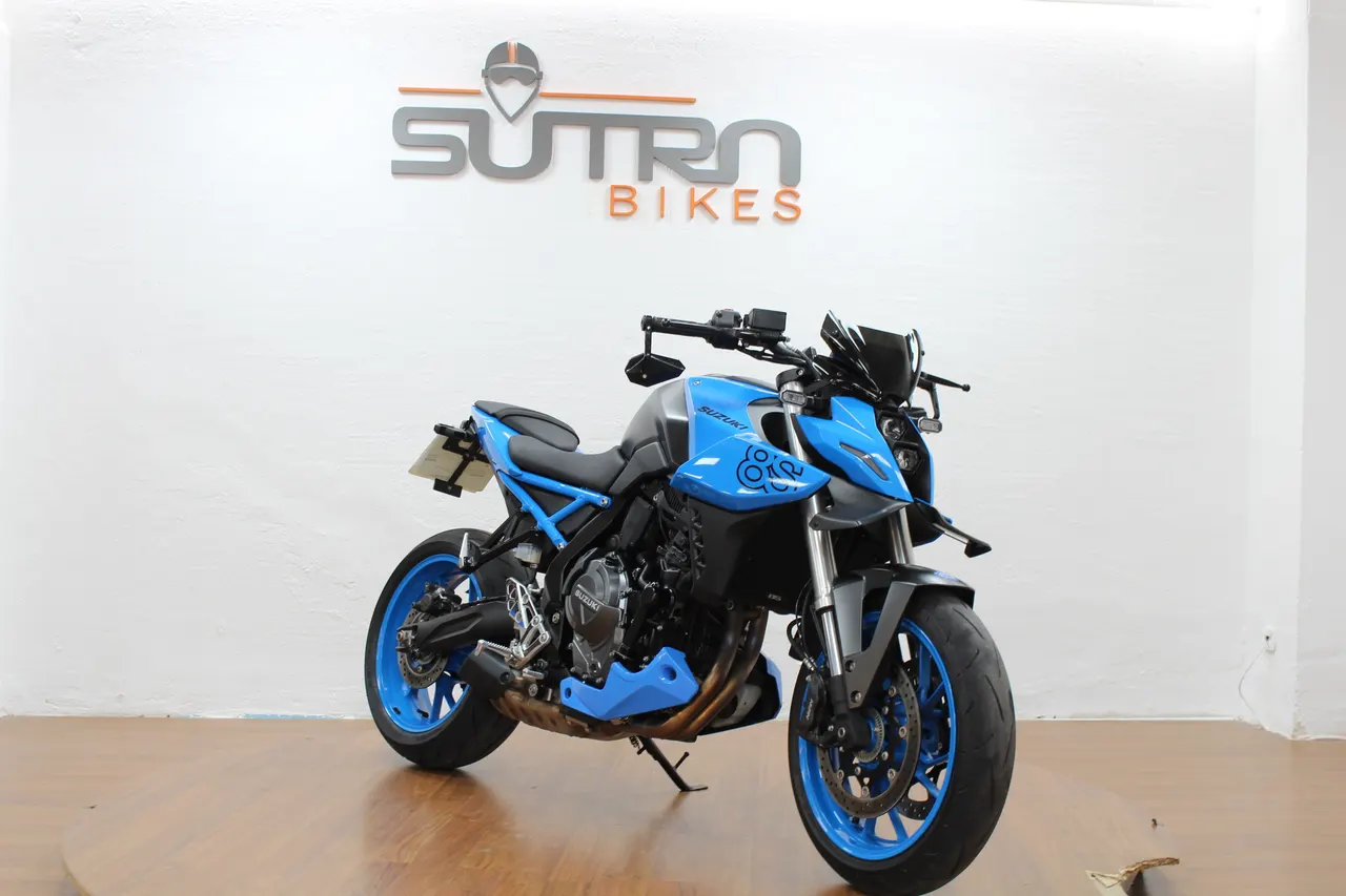 Suzuki GSX 8 S