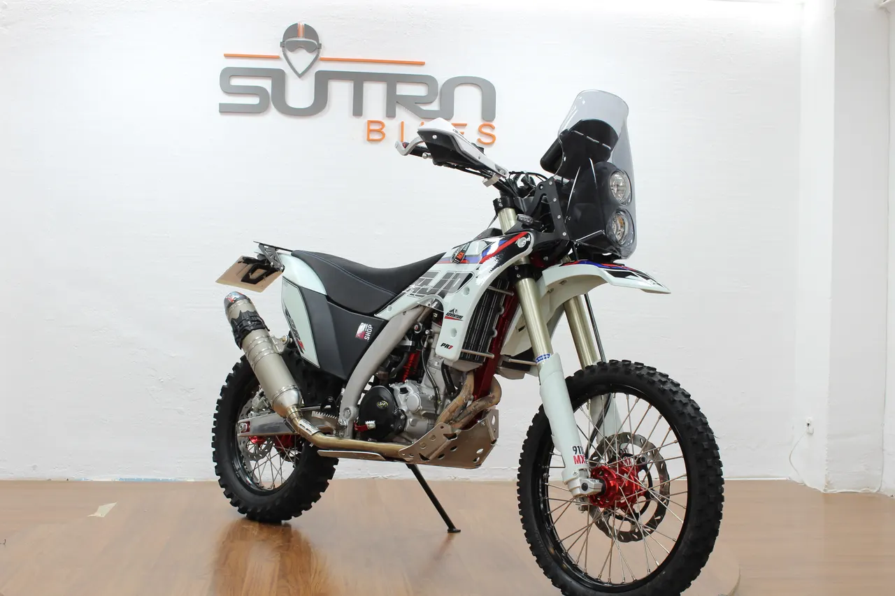 AJP PR7