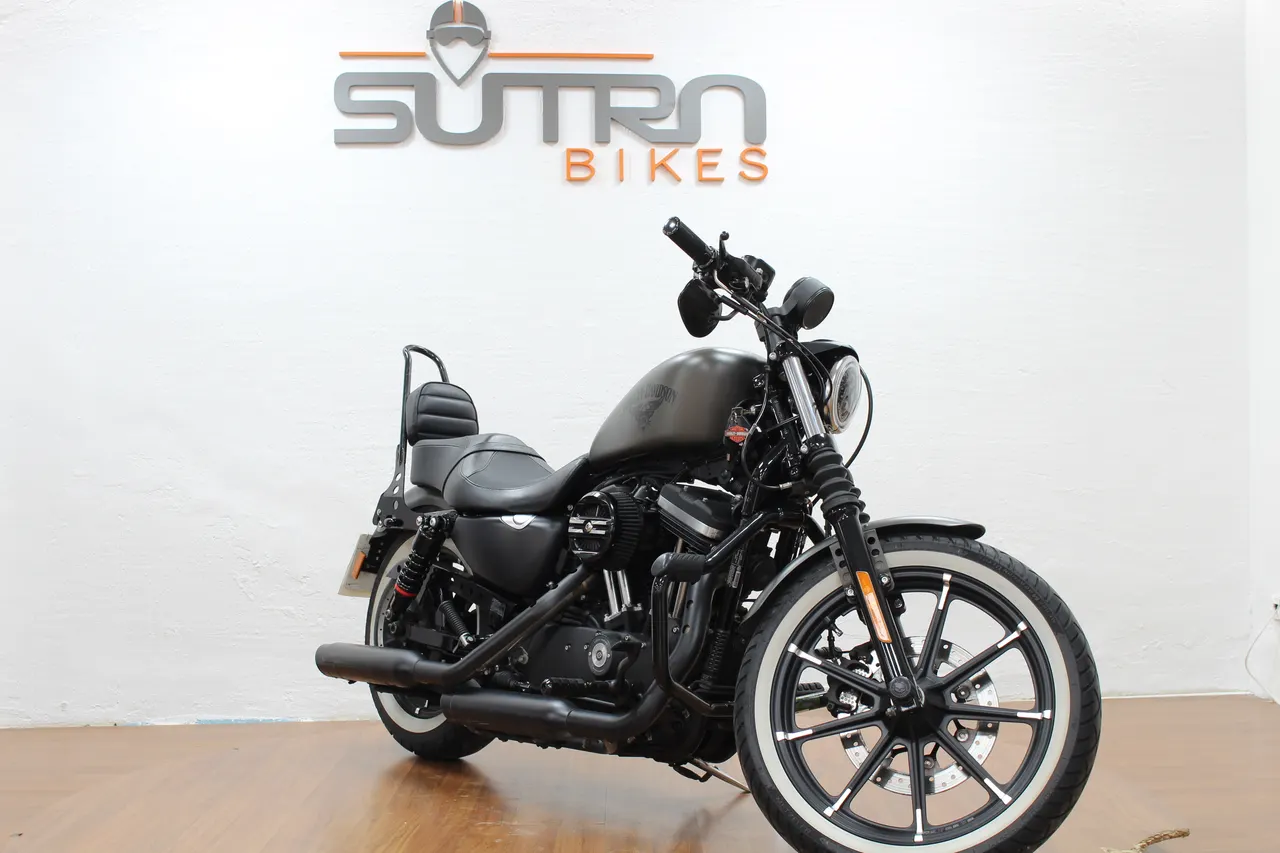 Harley-Davidson SPORTSTER 883 IRON