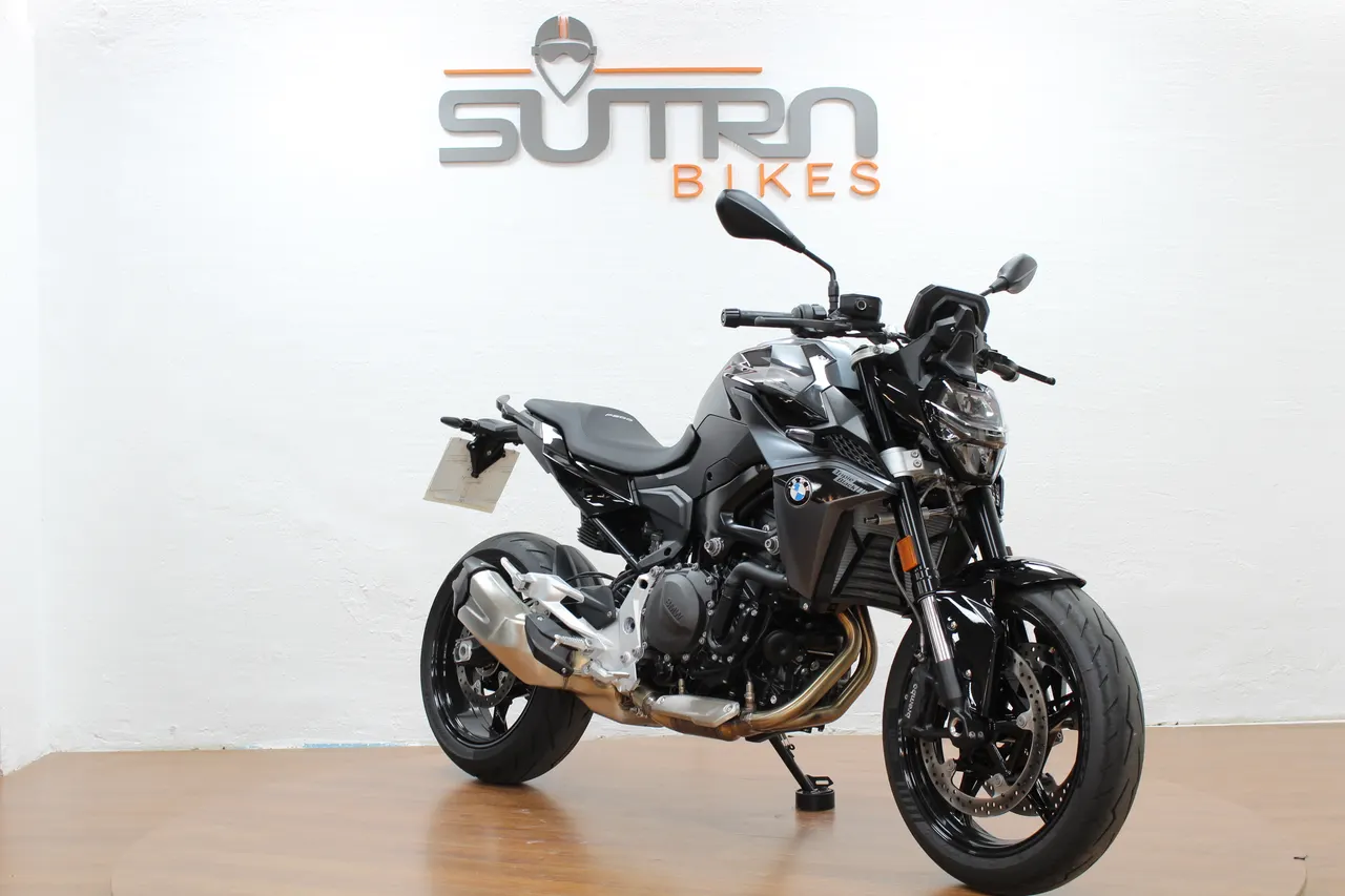 BMW F 900 R TRIPLE BLACK